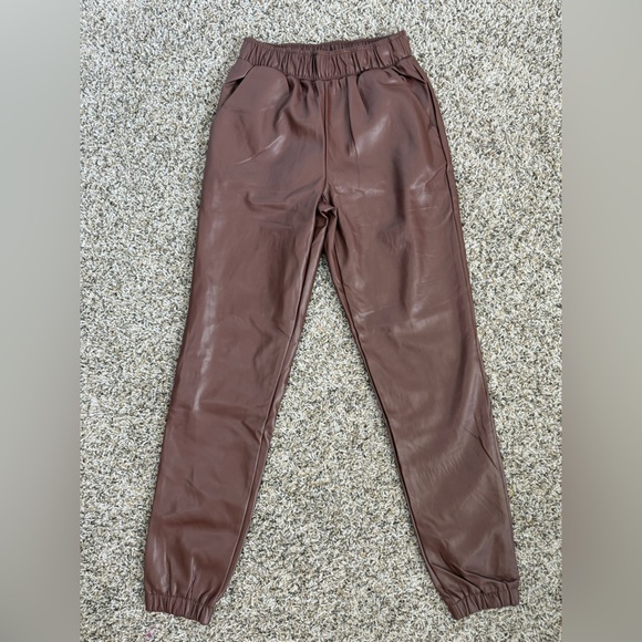 WeWoreWhat Vegan Buttery Leather Joggers Cacao | X-Small - Picture 2 of 4